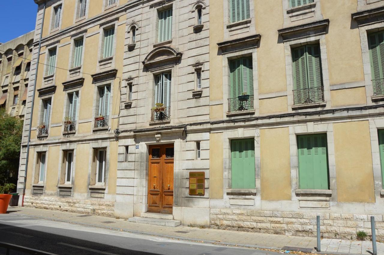 Appartement Intra Muros 8 Personnes Climatise Wifi Stationnement Facile Avignon Bagian luar foto