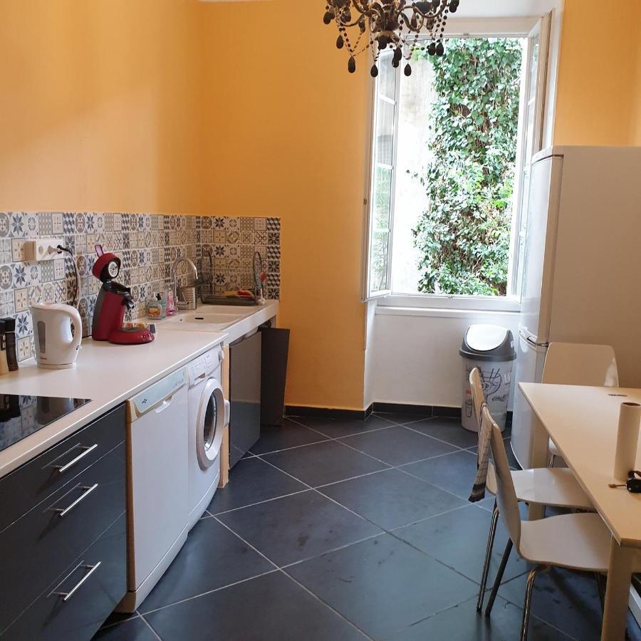 Appartement Intra Muros 8 Personnes Climatise Wifi Stationnement Facile Avignon Bagian luar foto