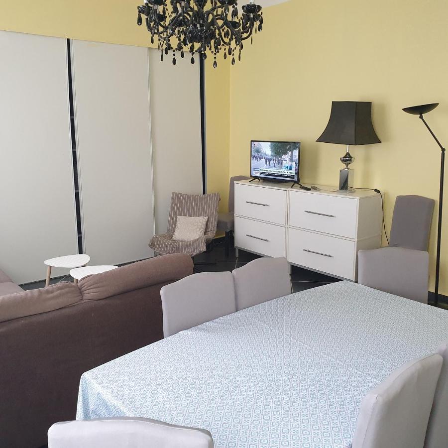 Appartement Intra Muros 8 Personnes Climatise Wifi Stationnement Facile Avignon Bagian luar foto