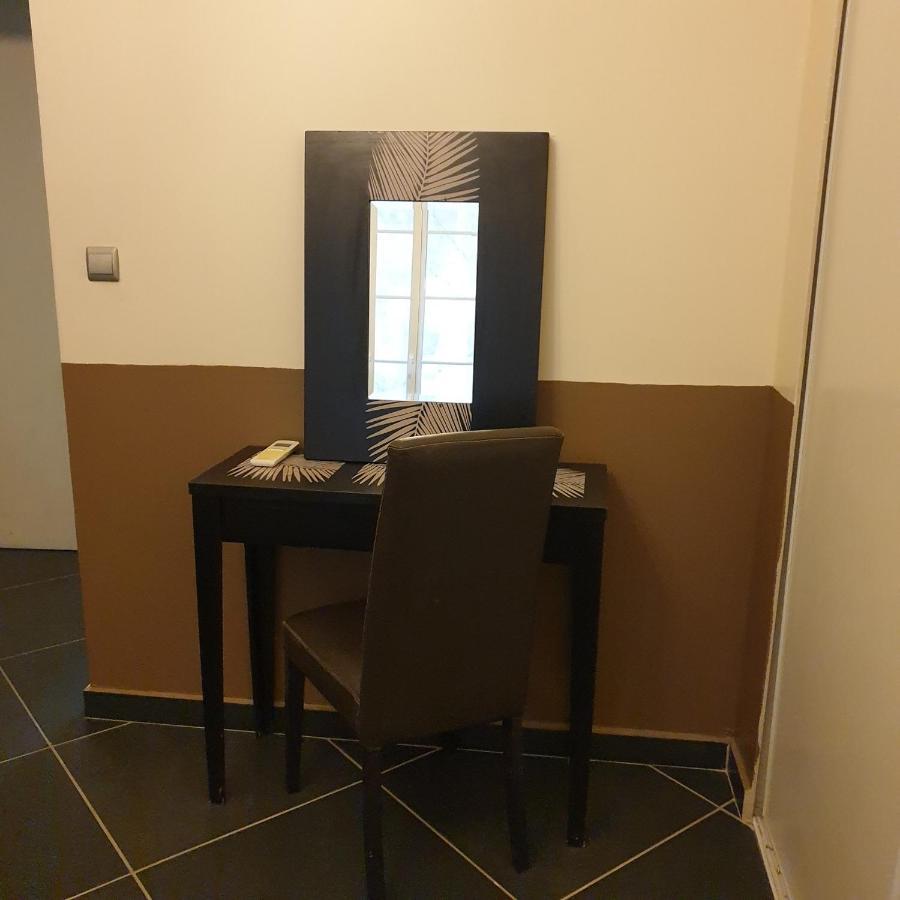 Appartement Intra Muros 8 Personnes Climatise Wifi Stationnement Facile Avignon Bagian luar foto